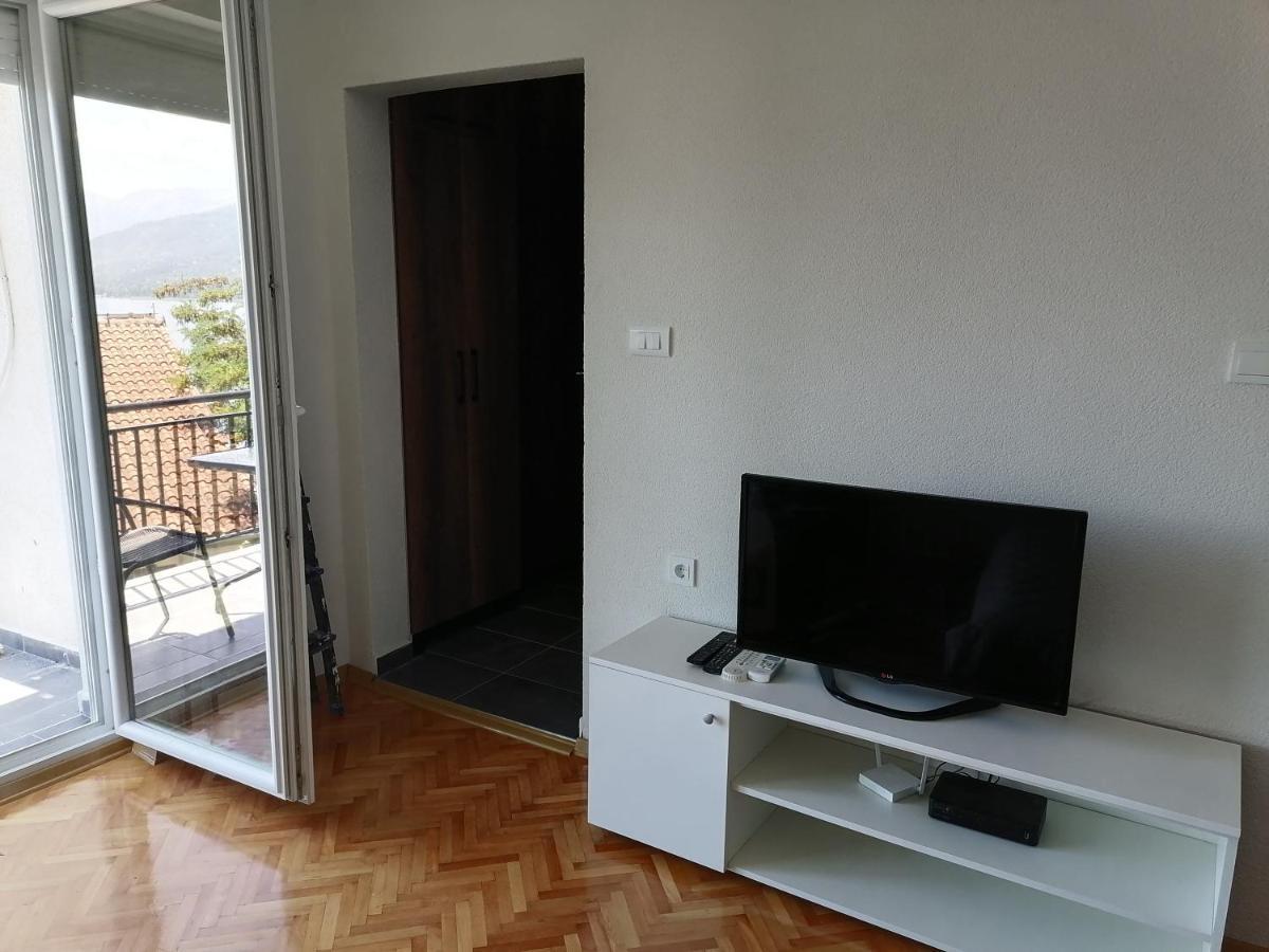 Grey Apartment Ohrid Esterno foto